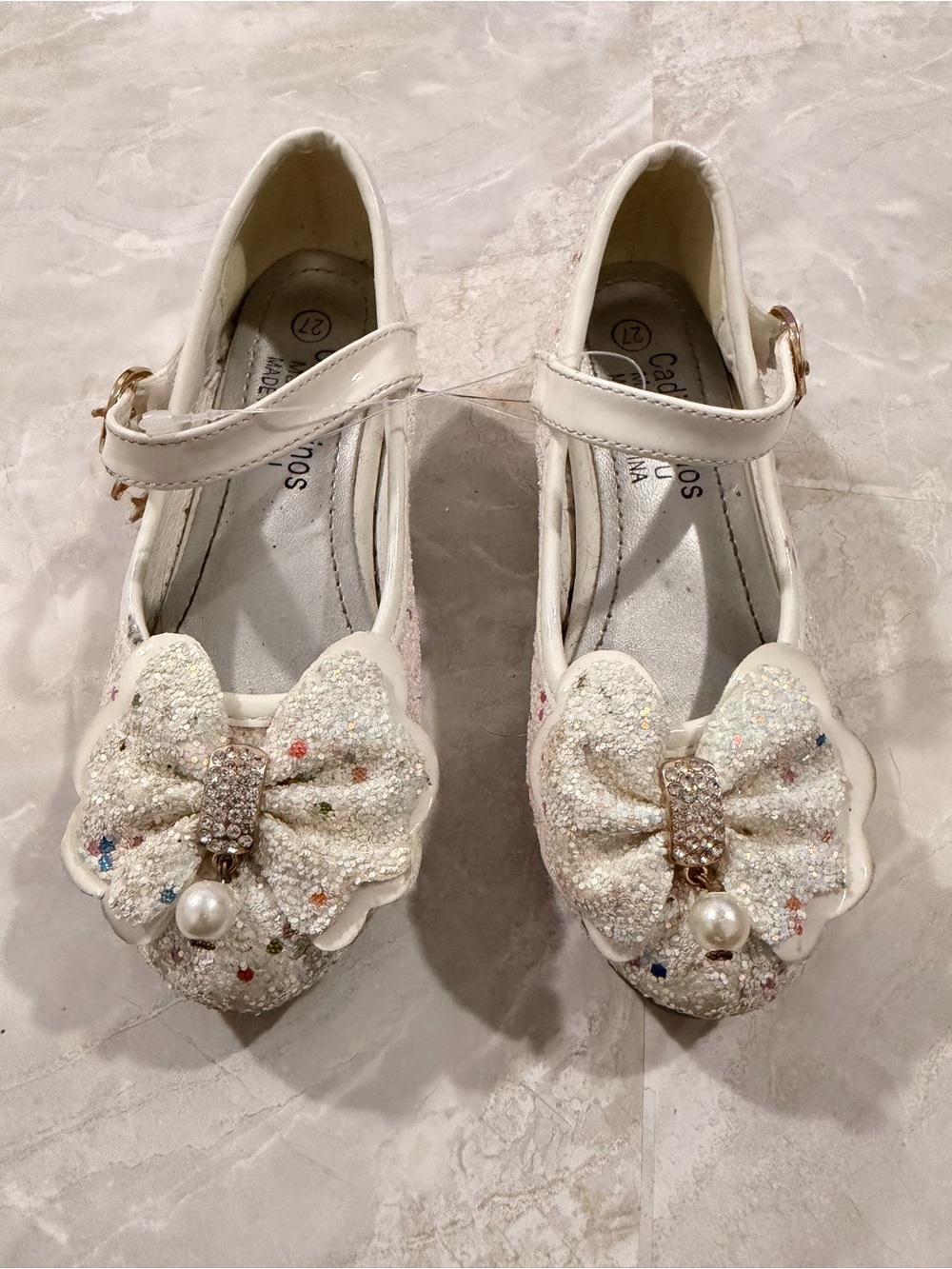 Girls White Glitter Bow Mary Jane Dress Shoes with Pearl Accent